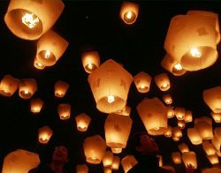 Китайские фонарики в виде сердца – идеальное для свадьбы
